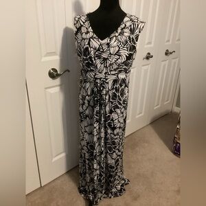 Sleeveless maxi dress